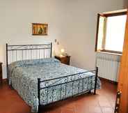 Others 3 Villa Il Casolare Country House With Pool on Sperlongas Hill