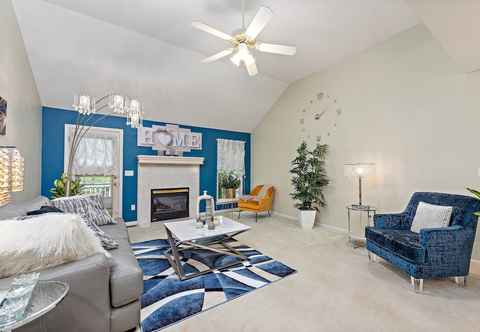 Lain-lain Beautiful Townhome, 11 Minutes To Downtown, Kansas City, Mo