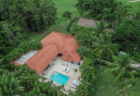 Others Golf Villa Close to the Beach No00