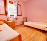 Others 6 Apartments Bacic