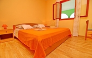 Others 5 Apartments Bacic