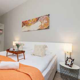 Primary image1克拉科夫Łobzowska公寓 by Renters,斯皮斯基宫飯店