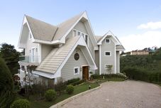 기타 L.A.H. Hostellerie