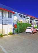 Interior entrance Airway Motel