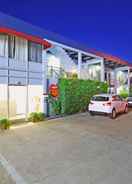 Interior entrance Airway Motel