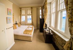 Lainnya 7 Camelot Castle Hotel