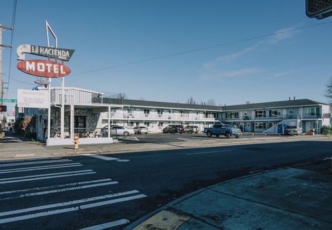 อื่นๆ La Hacienda Motel