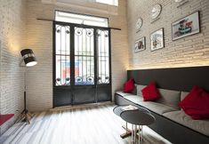 อื่นๆ 7 Wabi Hostels