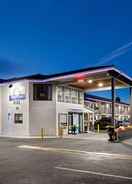 Imej utama Days Inn by Wyndham Lakewood South Tacoma