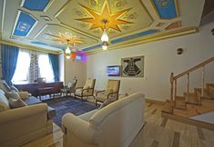 อื่นๆ 3 Azade Premier