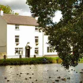 Primary image 1 Fitzwarine House, Ludford Hotels