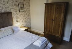 Lain-lain 5 The White Lion Inn