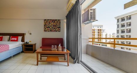 기타 2 L A Tower Bangkok