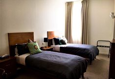 Others 3 Plough Hotel