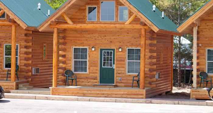 Others Cabins of Mackinaw