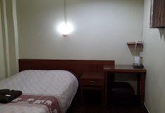 Others 5 Orchid Place