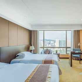 Room 1 Santavan Hotel, Songgang Park Hotels