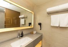 Others 4 Ji Hotel (Shanghai Xujiahui Yishan Road)