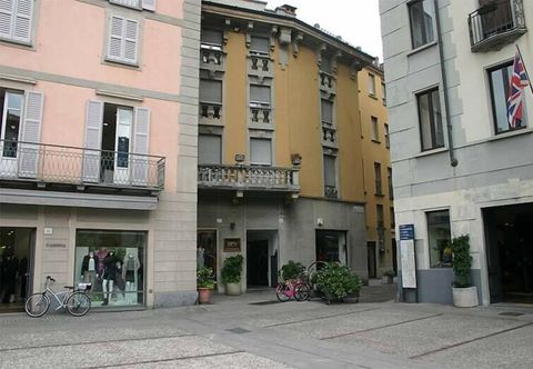 Others Residence Pila