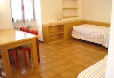 Others 2 Residence Pila