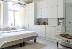 Others 4 Central studio with spacious bathroom