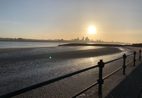 Others Lovely 2-bed Apartment in Wallasey, Sleeps 4