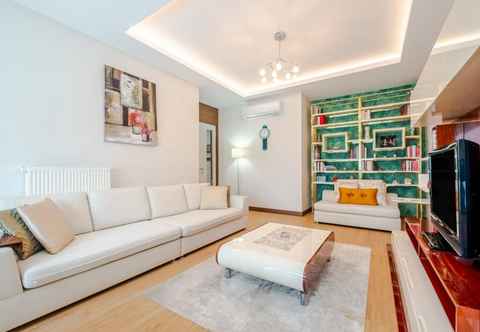 Lainnya Elegant Flat With Balcony in Kartal