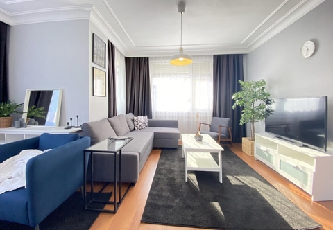 อื่นๆ Missafir Sleek Flat With Balcony on Bagdat Street