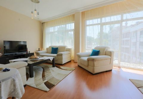 其他 Flat With Two Living Rooms and Balcony in Uskudar