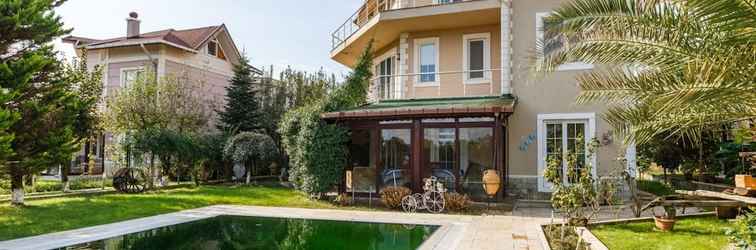 Others Charming Villa With Pool and Garden in Gebze