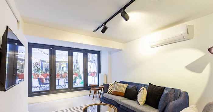 Lainnya Flat 5 Min to Taksim With Backyard in Cihangir