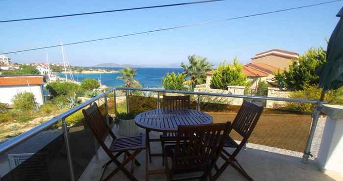 Lain-lain Vibrant Flat With Sea View Near Sea in Cesme