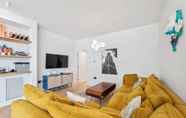 Others 6 Stylish and Spacious 3 Bedroom Garden Flat in Fulham