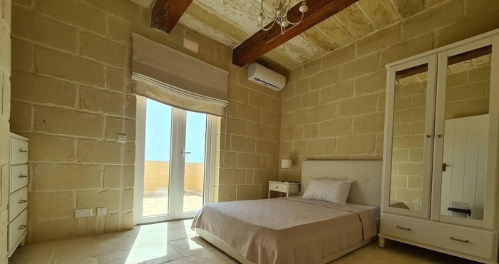 Lain-lain Farmhouse Villa in Gozo With Large Pool & Garden