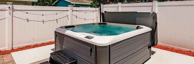 Others Aquamarine Abode - Cozy Design Hot Tub and Yard