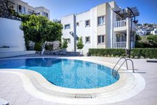 อื่นๆ Stunning Flat Near Beach With Shared Pool n Bodrum