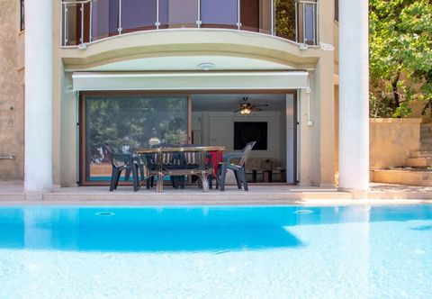 其他 Enchanting Villa With Backyard in Cesme Near Beach