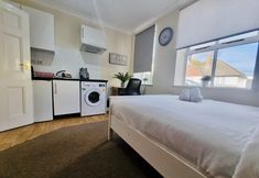 Others 4 Potteries Suite in Sevenoaks
