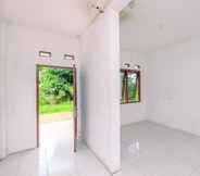Others 4 Minimalist Studio Room At Graha Wishnu Guest House