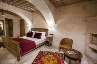 기타 4 Sinasos Evleri