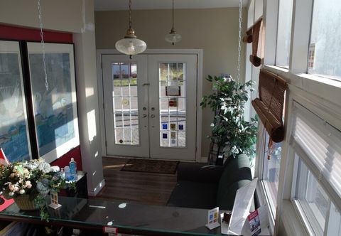 Others THE HIGHLANDER INN