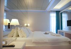 อื่นๆ 2 Nar 15 Boutique