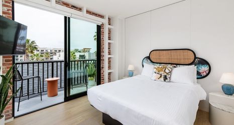 Lainnya 2 The Brick Hotel