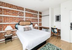 Lainnya 5 The Brick Hotel