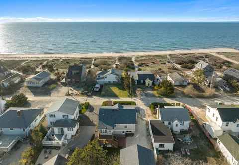 Others Lovely Beachfront Home Mattituck Southold North Fork Farms Beac