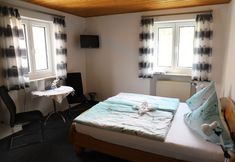 Others 7 Pension Agathe