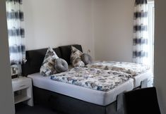 Others 3 Pension Agathe