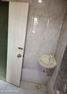 Bathroom Hotel Shiv Sasdan