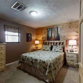 Room 1 ประตูสวรรค์, โรงแรม & ที่พัก Hatfield and McCoy Dinner Show