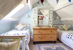 อื่นๆ 3 Hen Bopty